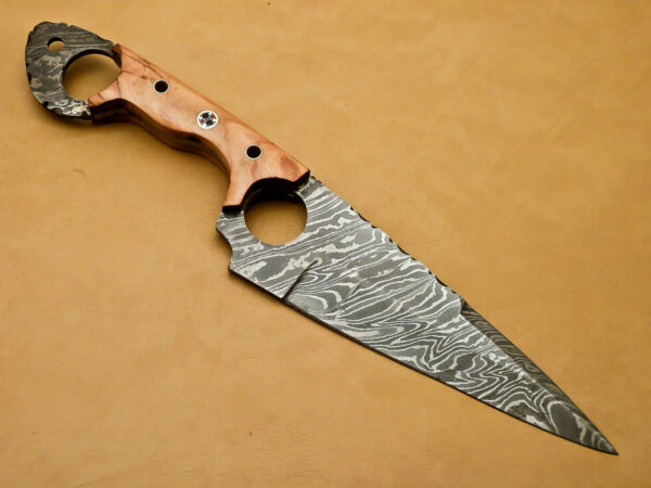 Beautiful Custom Handmade Damascus Steel Hunting Knife Handle Olive Wood - Image 3